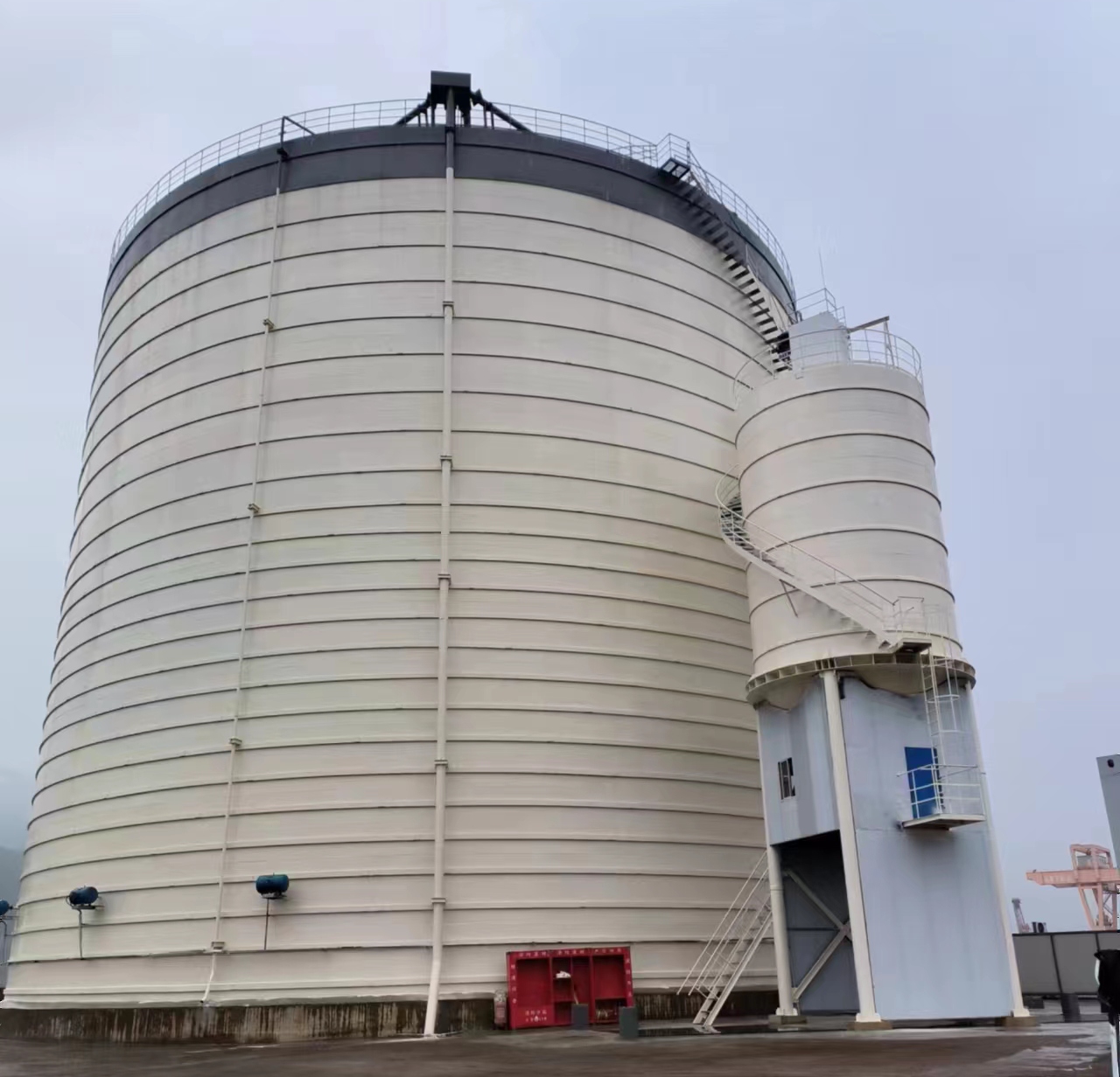 达尔罕茂明安联合10万吨水泥钢板库